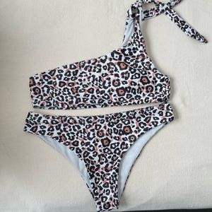 Bathing suit